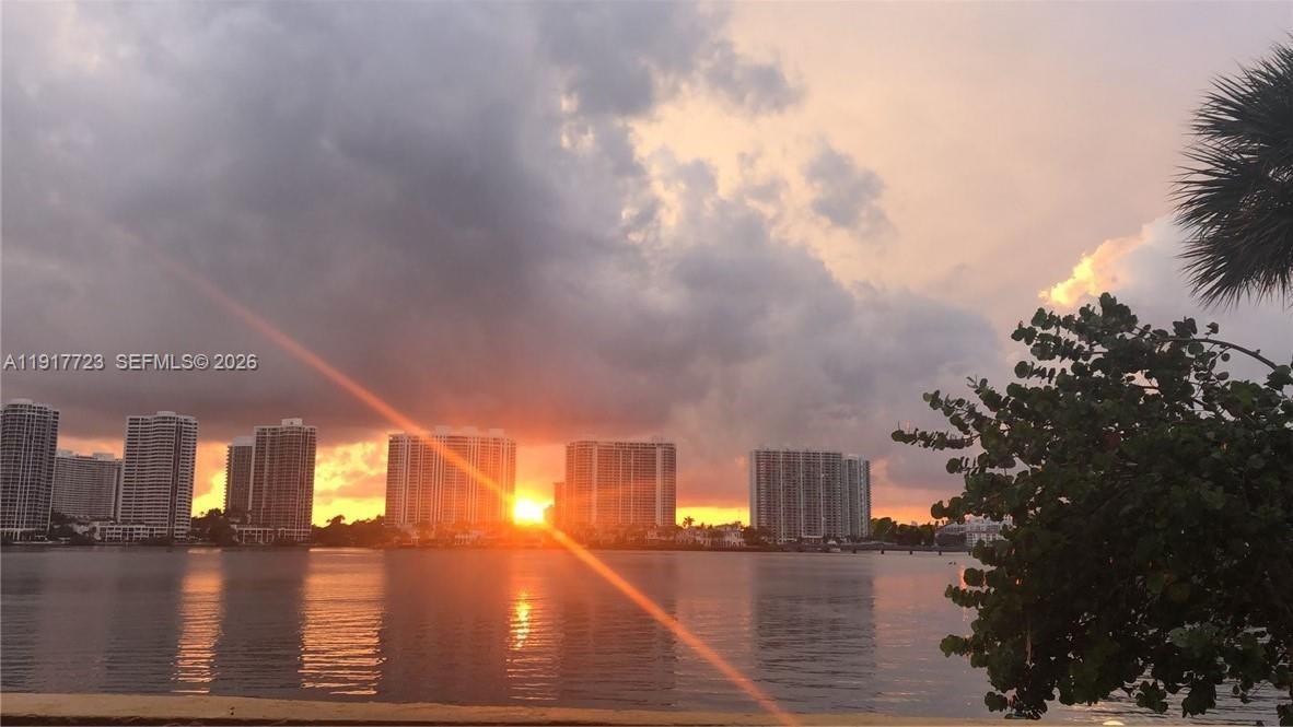 BAY HOUSE TOWER CONDO - Residential