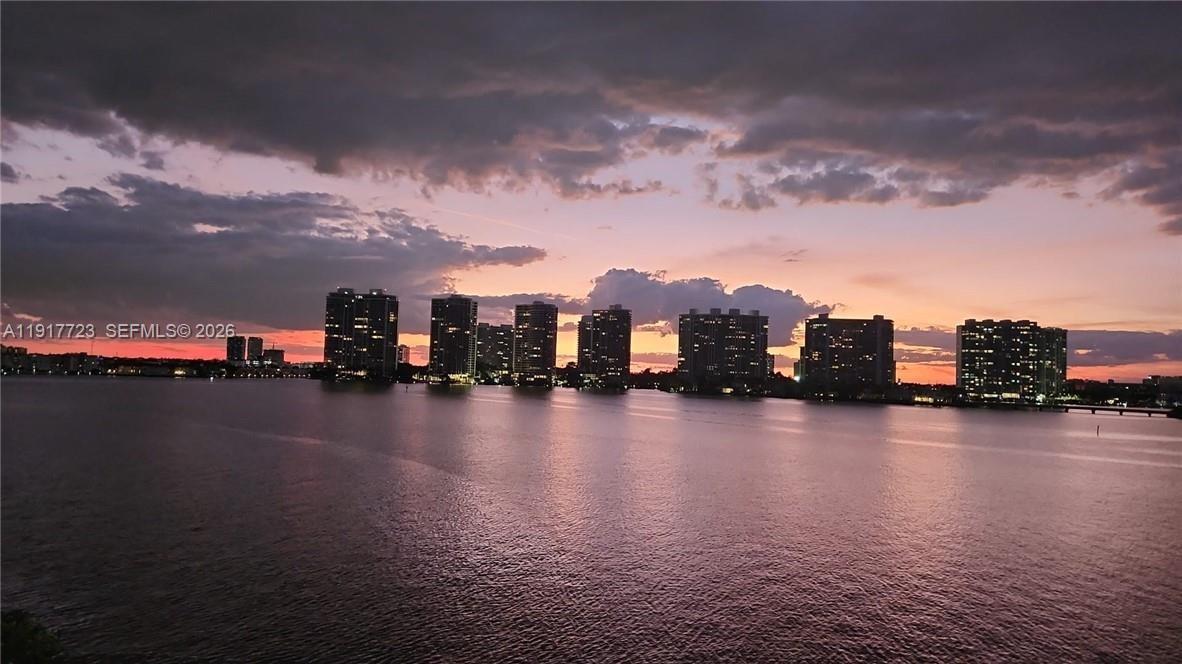 BAY HOUSE TOWER CONDO - Residential