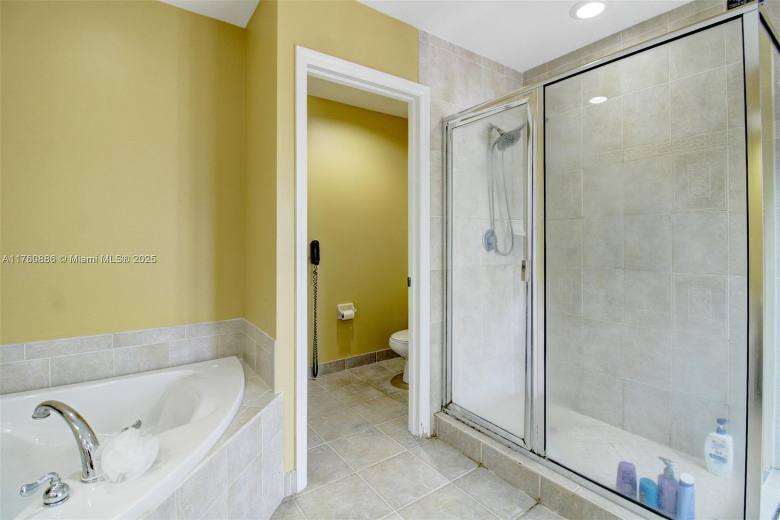 AVENTURA LAKES - PHASE II - Residential