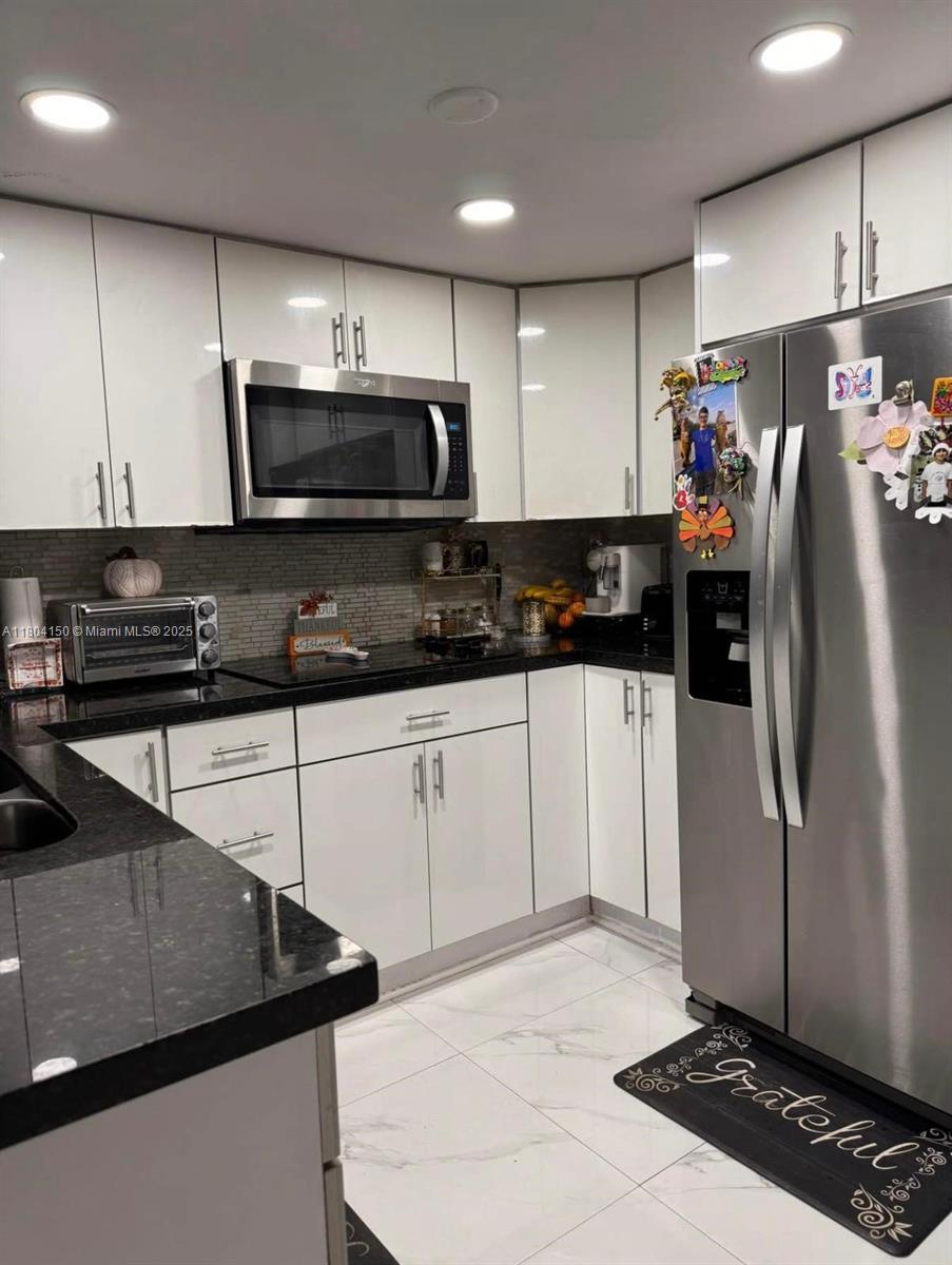 Rental Property at 5428 W 20th Ln 13, Hialeah, Miami-Dade County, Florida - Bedrooms: 2 
Bathrooms: 3  - $2,650 MO.