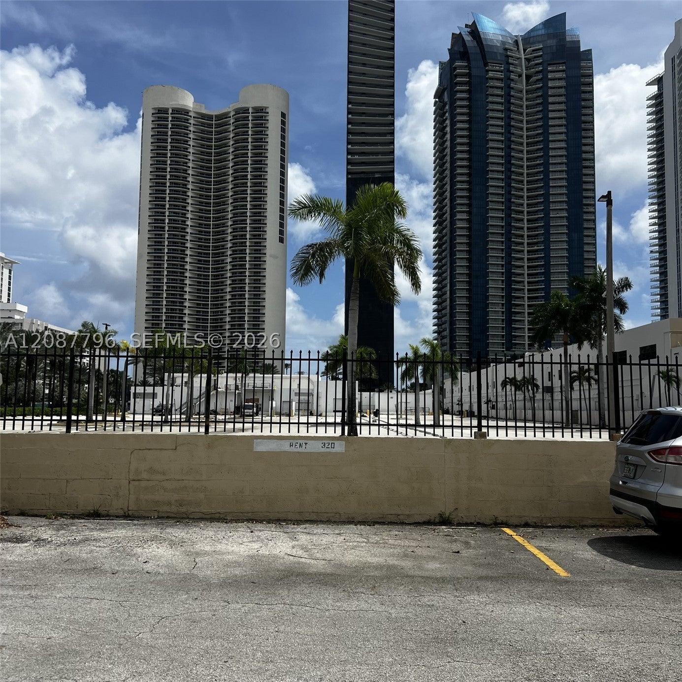200 172nd St 504