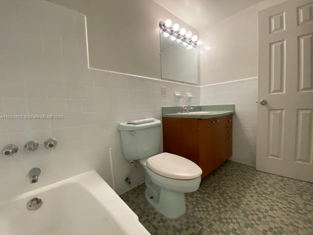 BELLA MAJORCA CONDO - Residential Lease