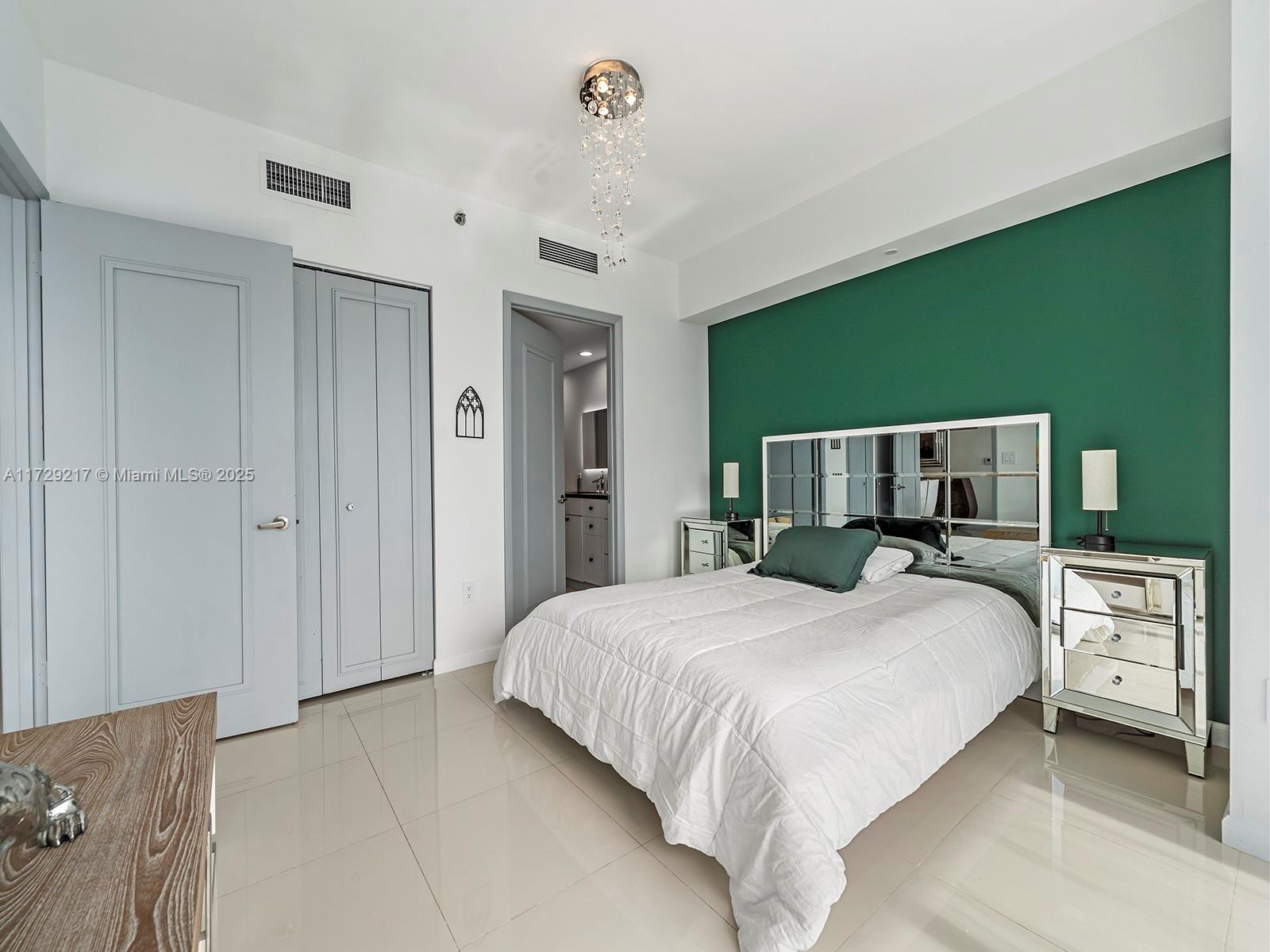 ICON BRICKELL NO TWO - Residential