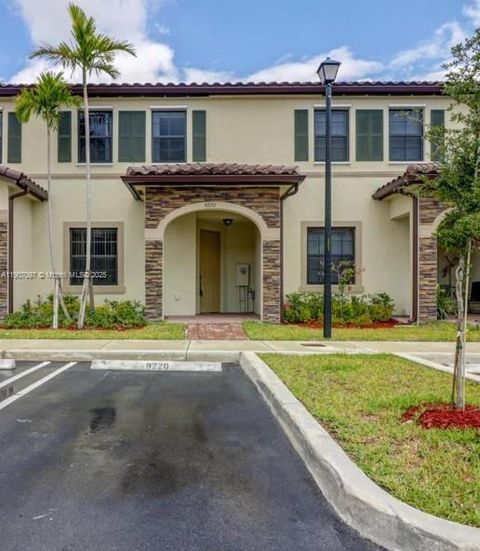 3512 W 88th Ter Hialeah FL 33018