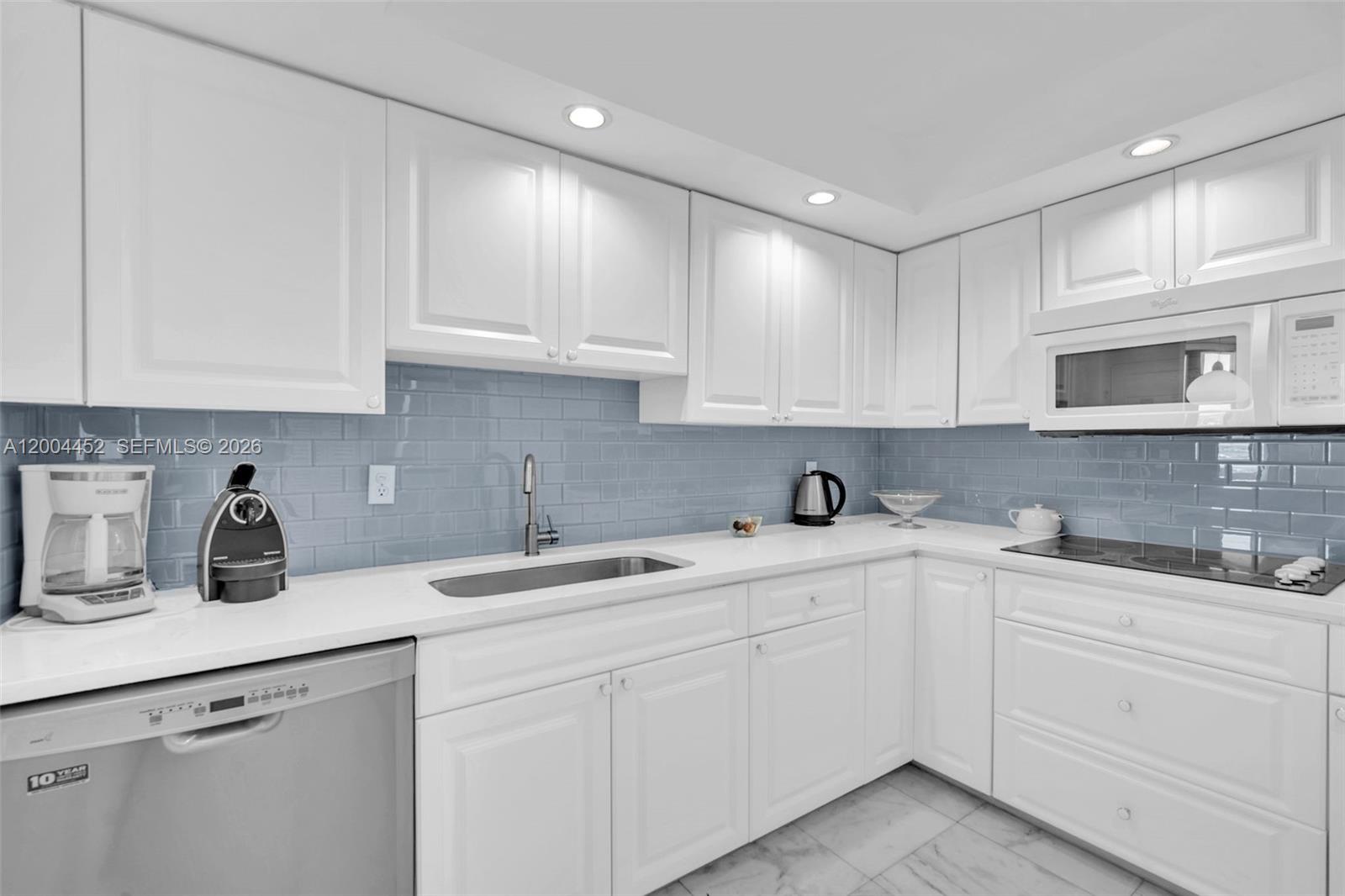 PHOENIX TOWERS CONDO - Residential