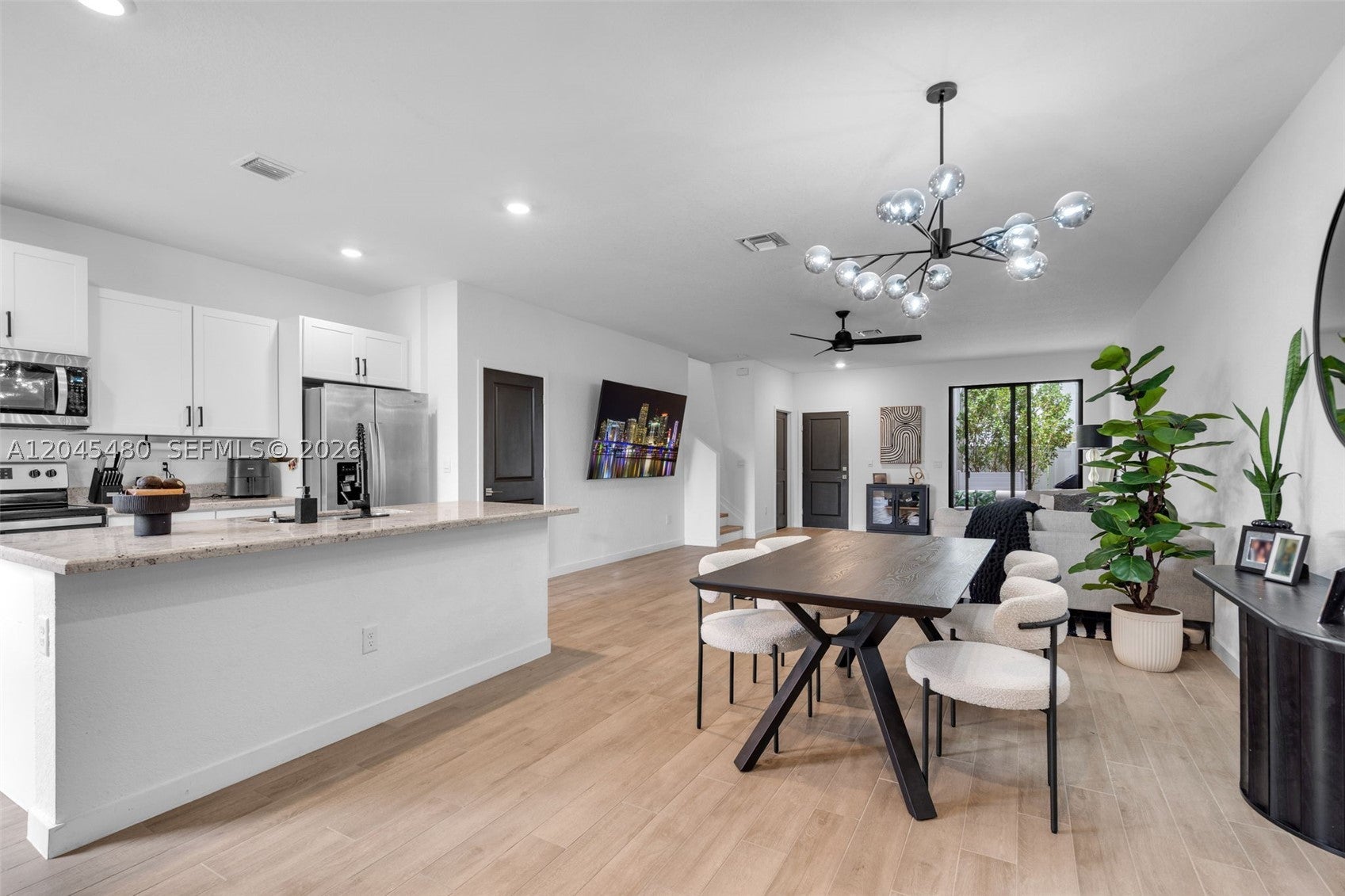 387 NW 17th St