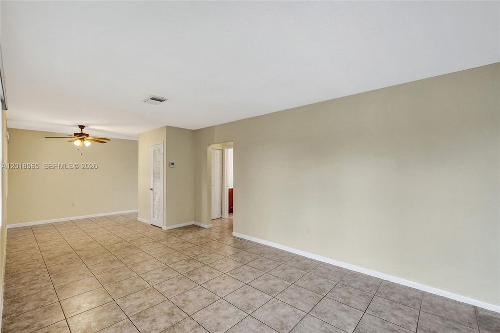 Photo of 111 SE 4th Ave #8, Hallandale Beach, FL 33009 (MLS # A12018565)