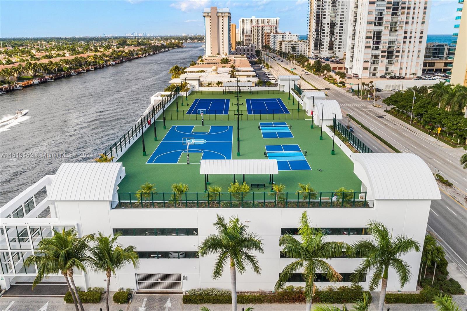 2711 HOLLYWOOD BEACH COND - Residential