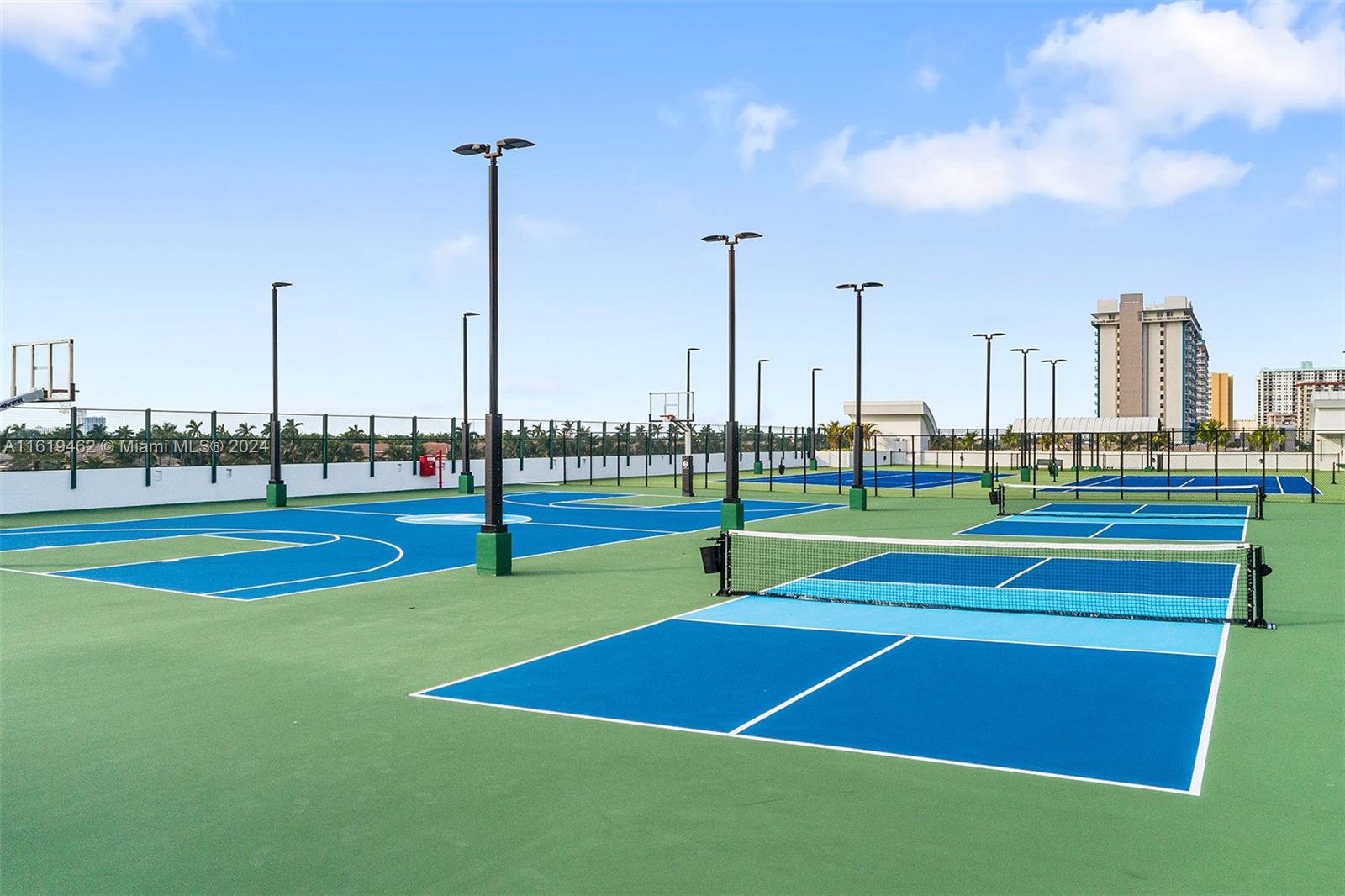 2711 HOLLYWOOD BEACH COND - Residential