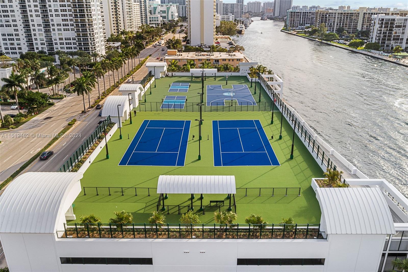 2711 HOLLYWOOD BEACH COND - Residential