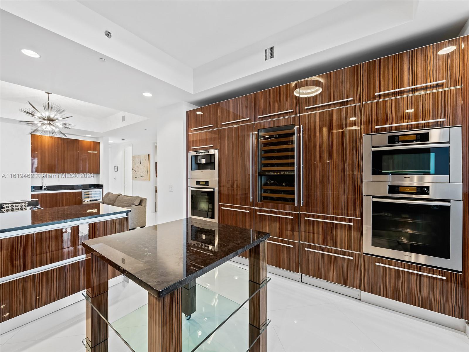 2711 HOLLYWOOD BEACH COND - Residential