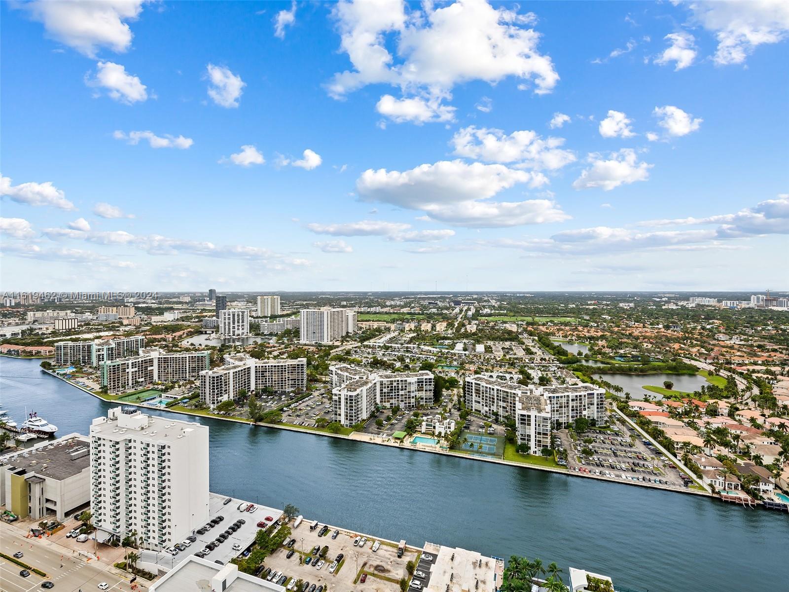 2711 HOLLYWOOD BEACH COND - Residential