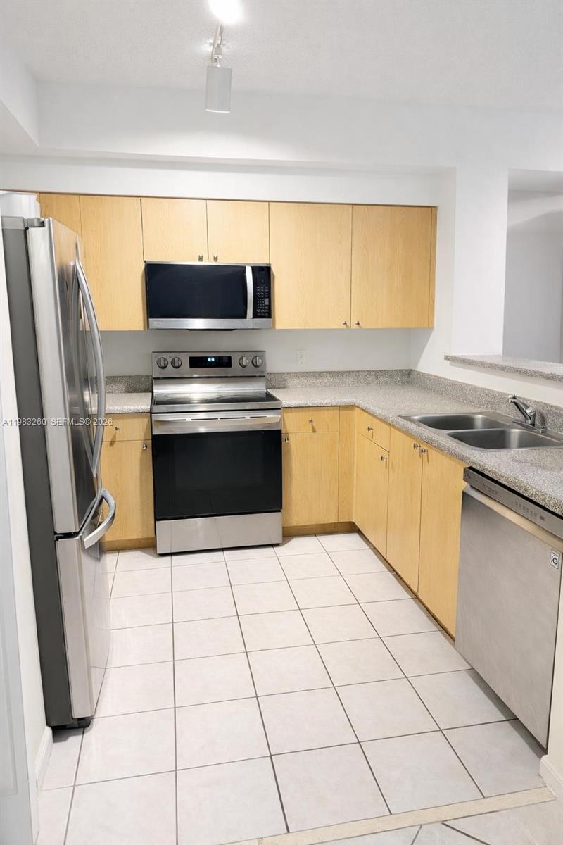 EL-AD NOB HILL CONDO - Residential