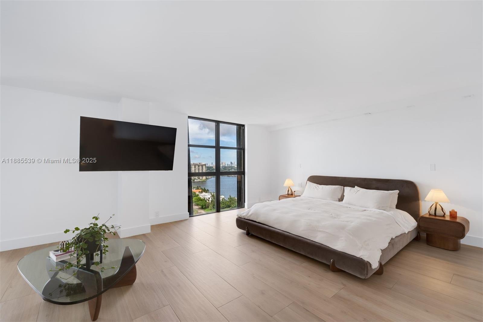 THE TOWERS OF QUAYSIDE CO - Residential