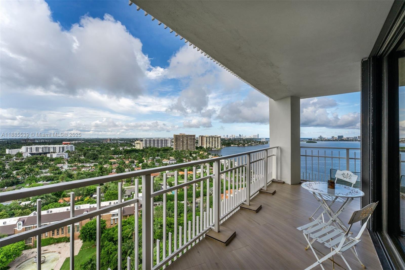 THE TOWERS OF QUAYSIDE CO - Residential