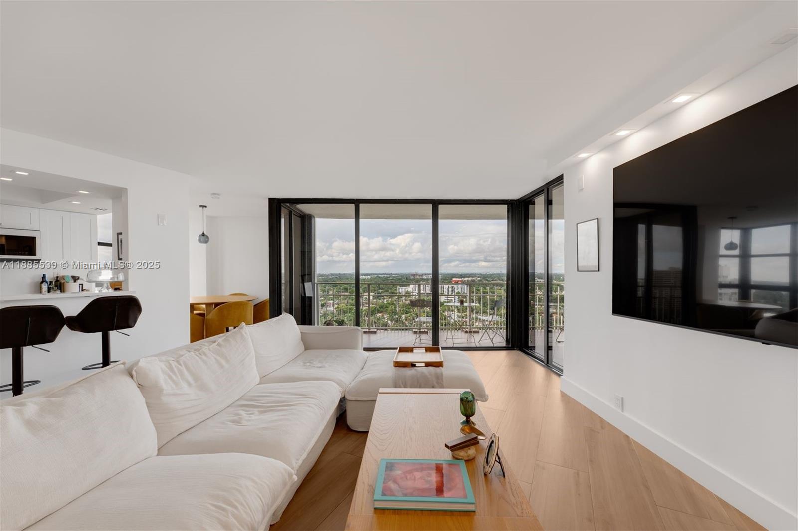 4000 Towerside Ter 2211