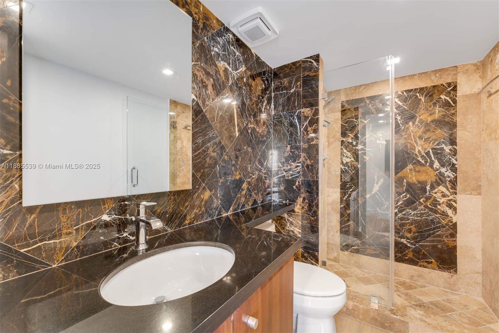 THE TOWERS OF QUAYSIDE CO - Residential