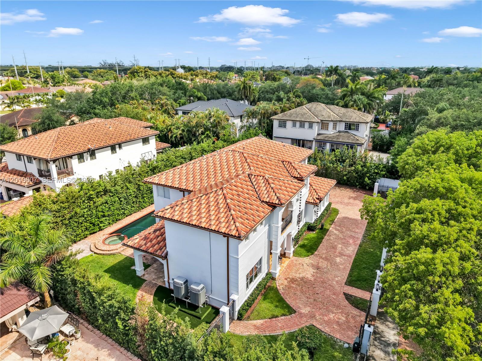 ROYAL OAKS FRANCESCA - Residential