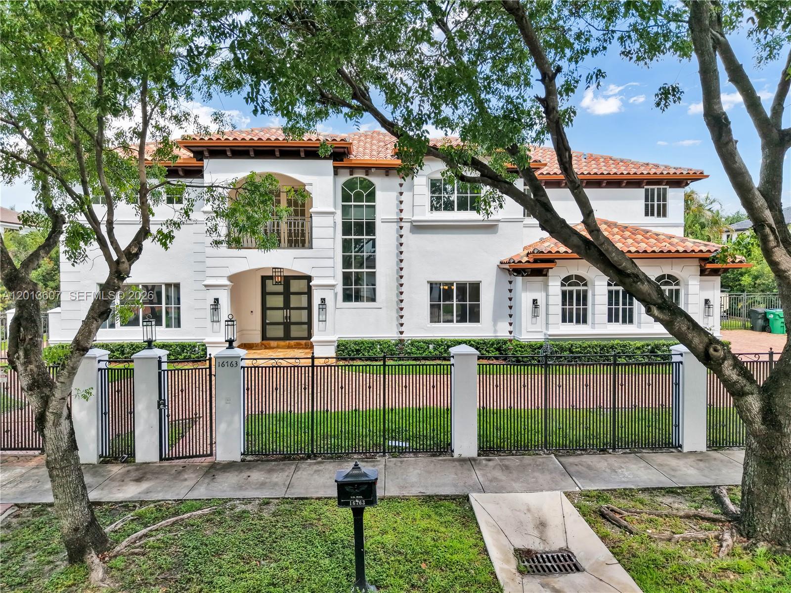 ROYAL OAKS FRANCESCA - Residential