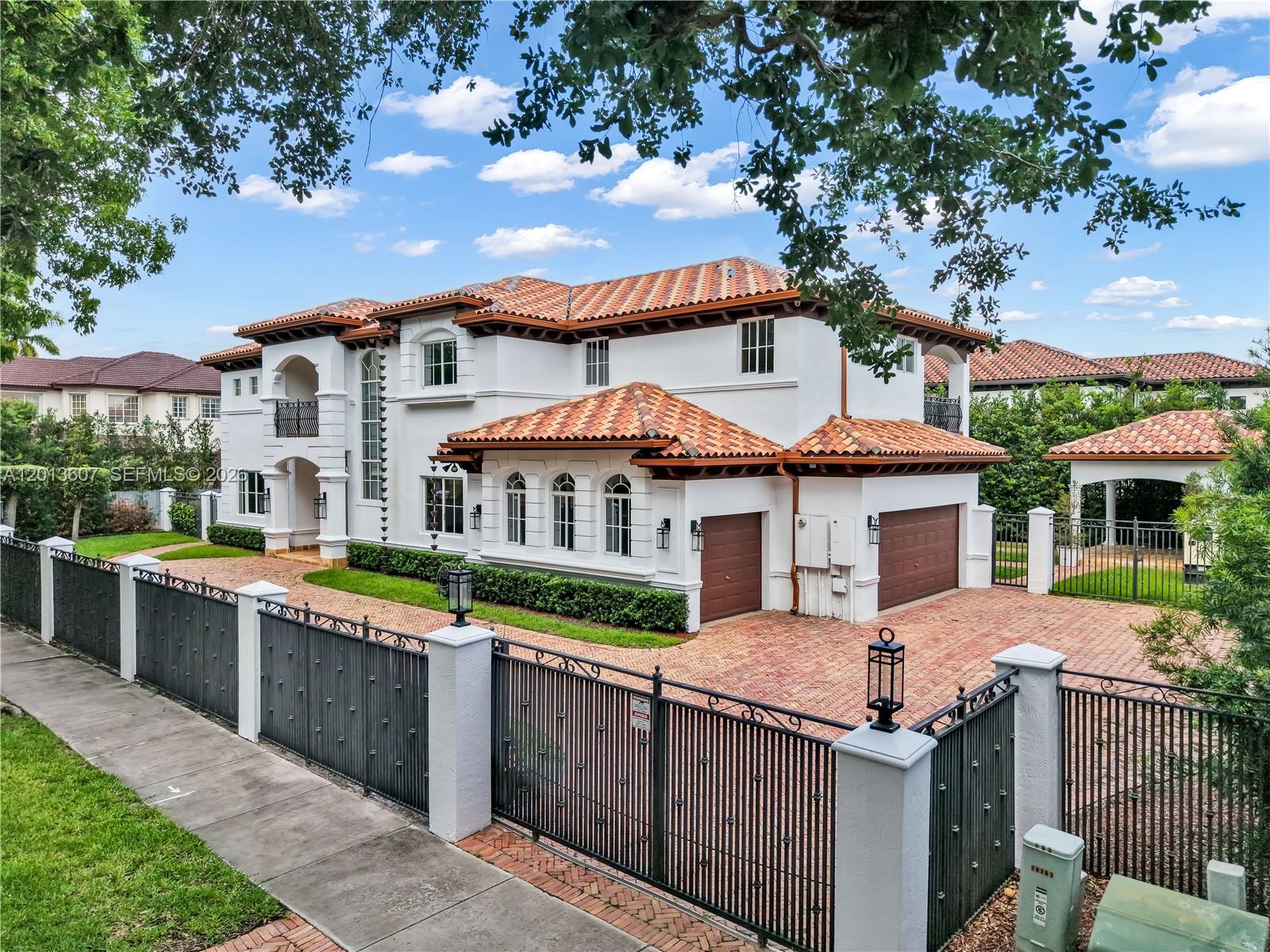 ROYAL OAKS FRANCESCA - Residential