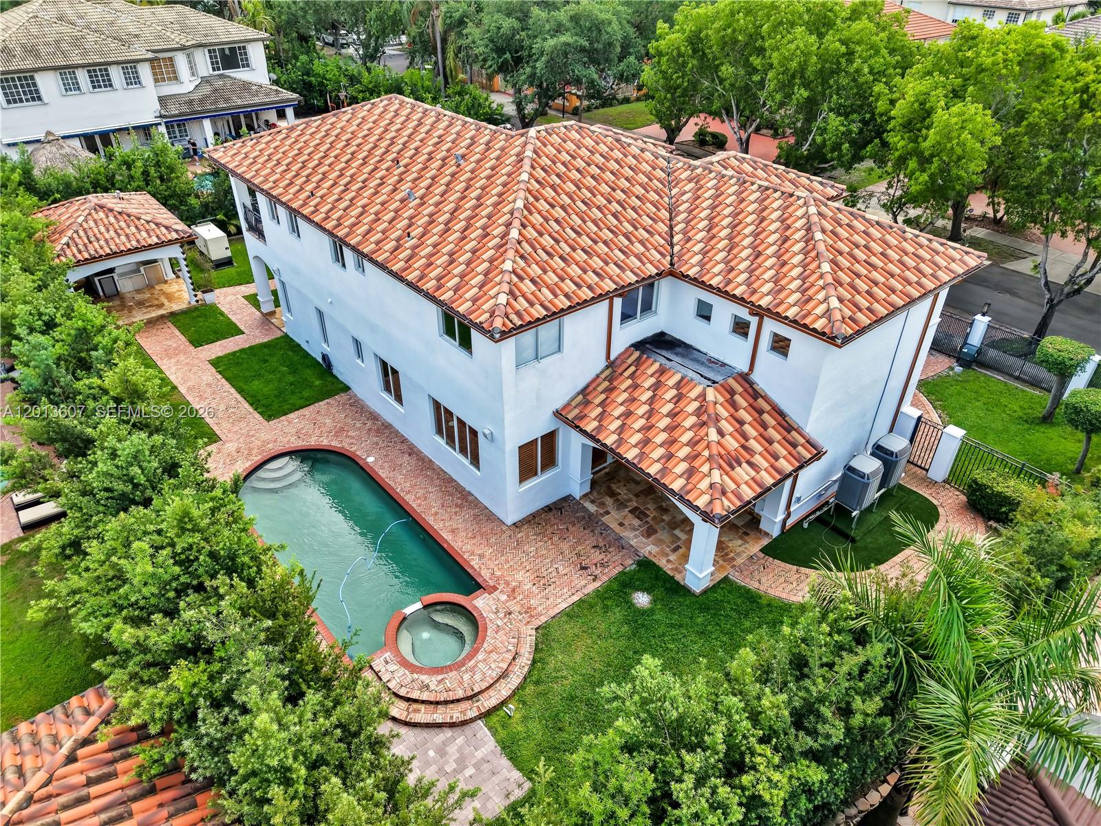 ROYAL OAKS FRANCESCA - Residential