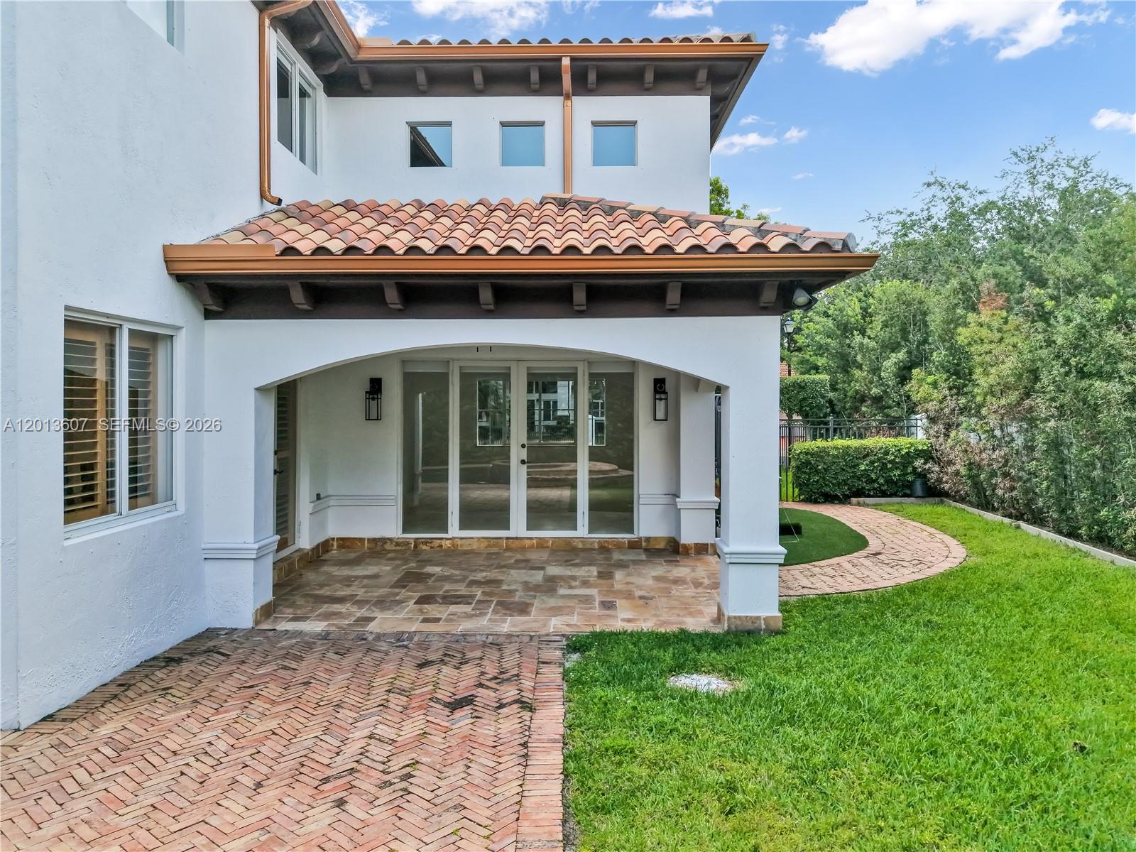 ROYAL OAKS FRANCESCA - Residential