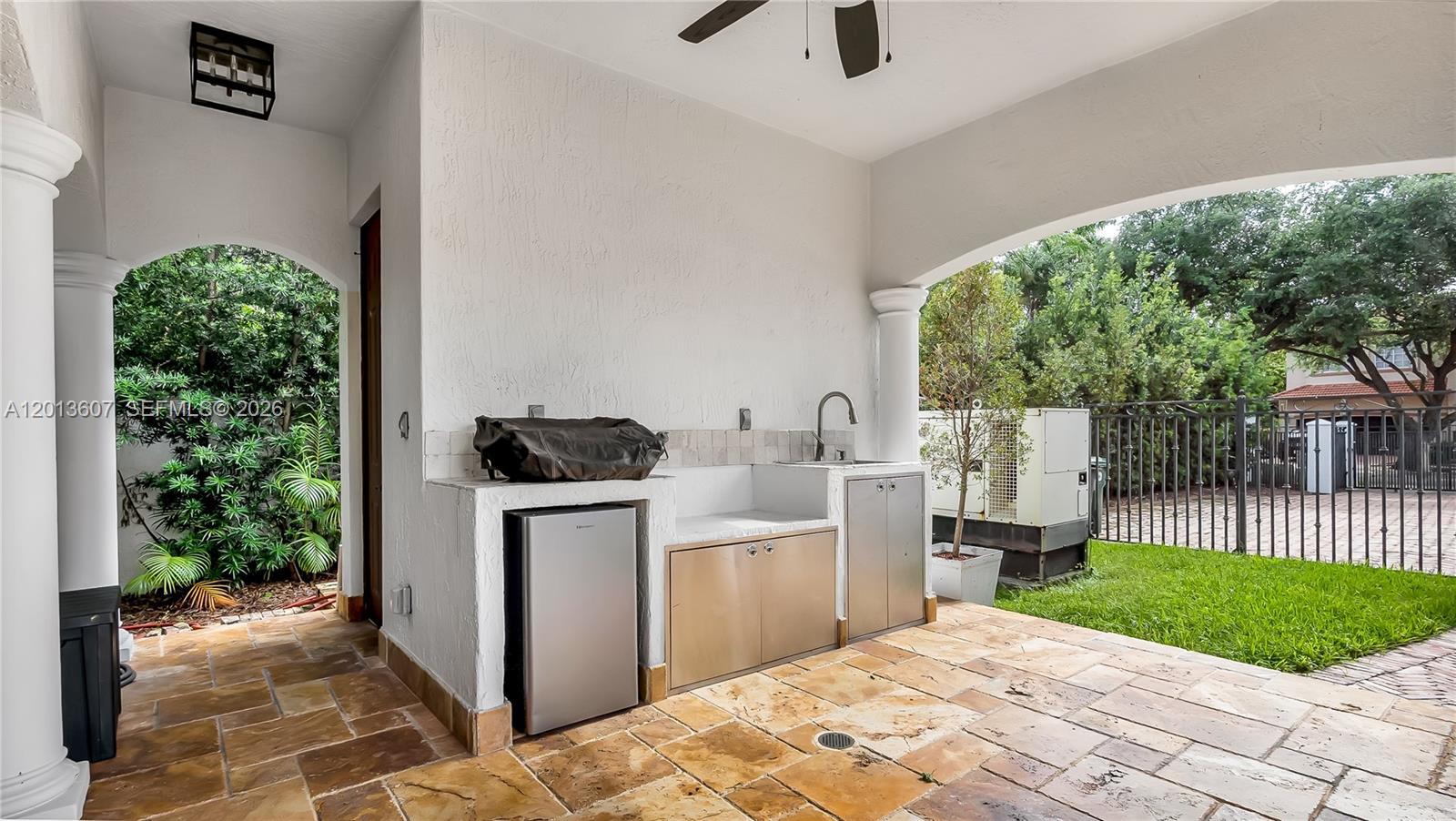 ROYAL OAKS FRANCESCA - Residential