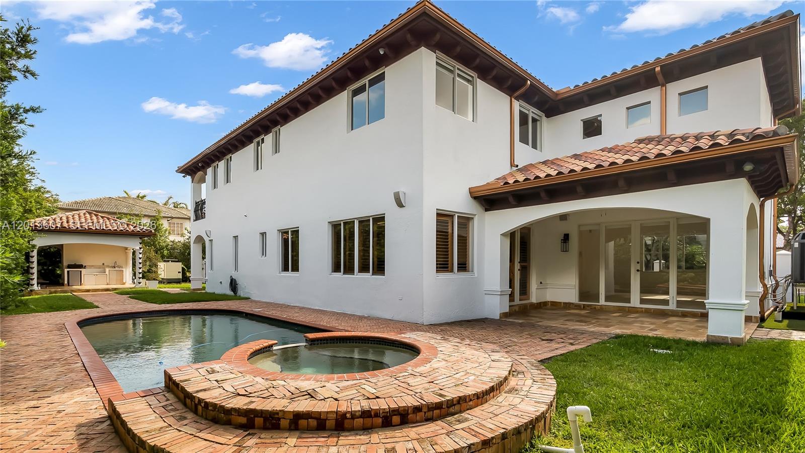 ROYAL OAKS FRANCESCA - Residential
