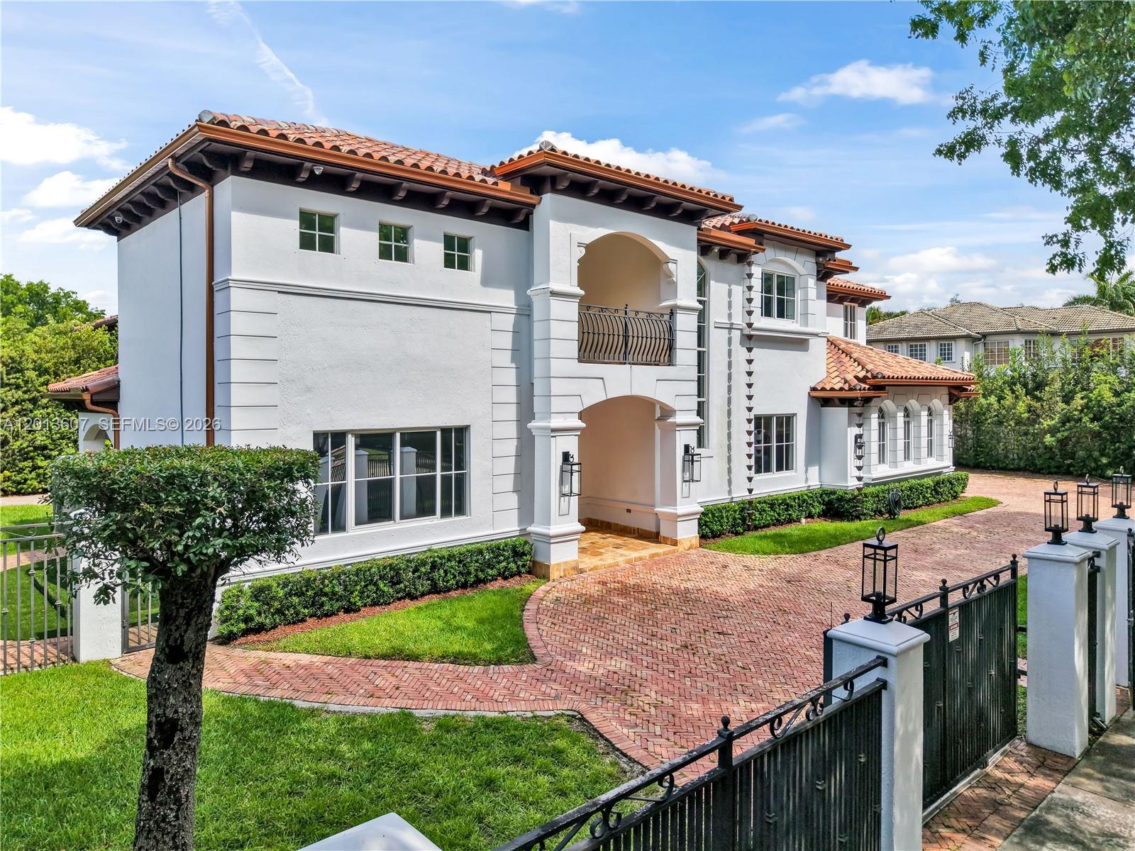 ROYAL OAKS FRANCESCA - Residential