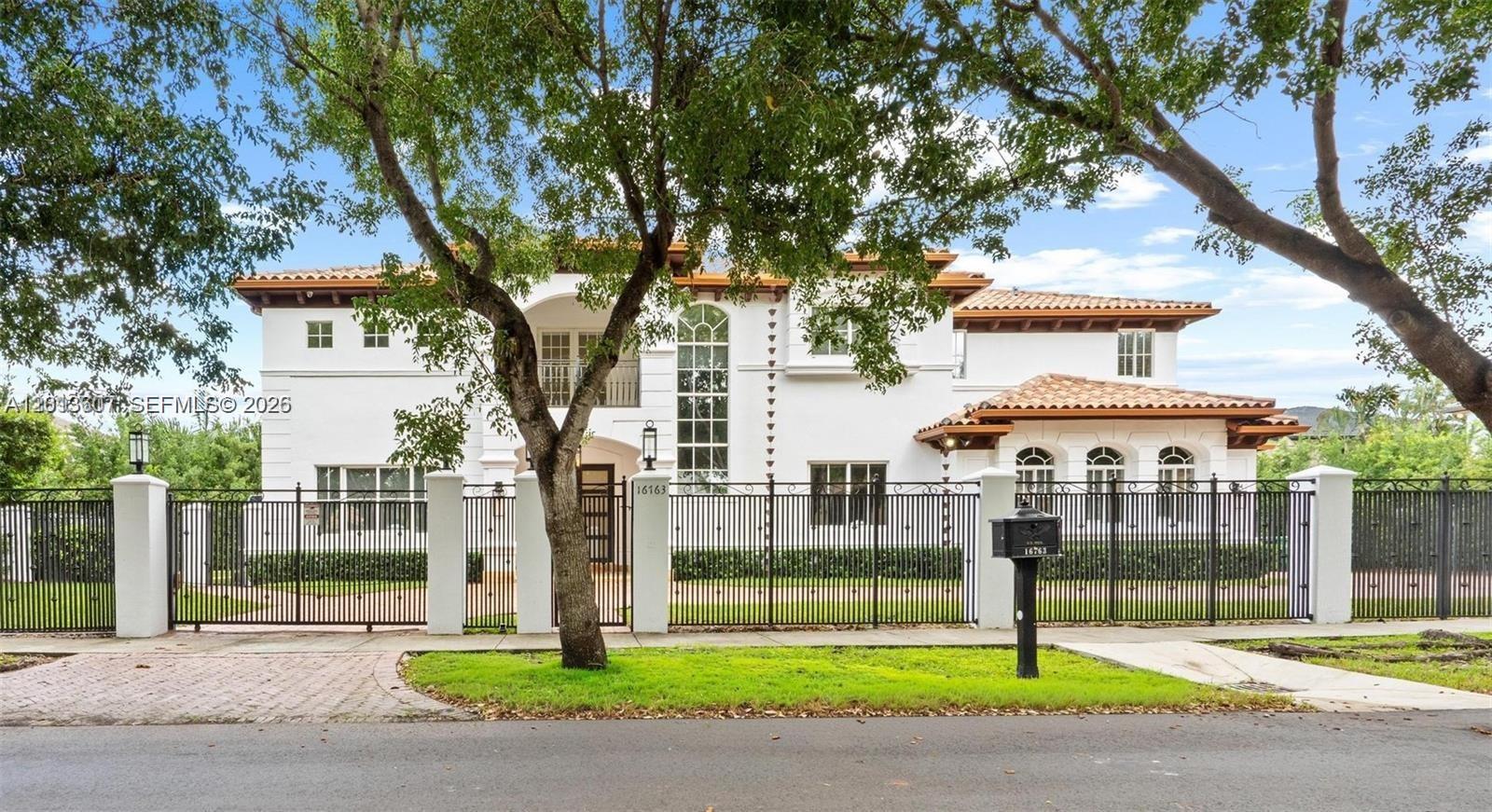 ROYAL OAKS FRANCESCA - Residential