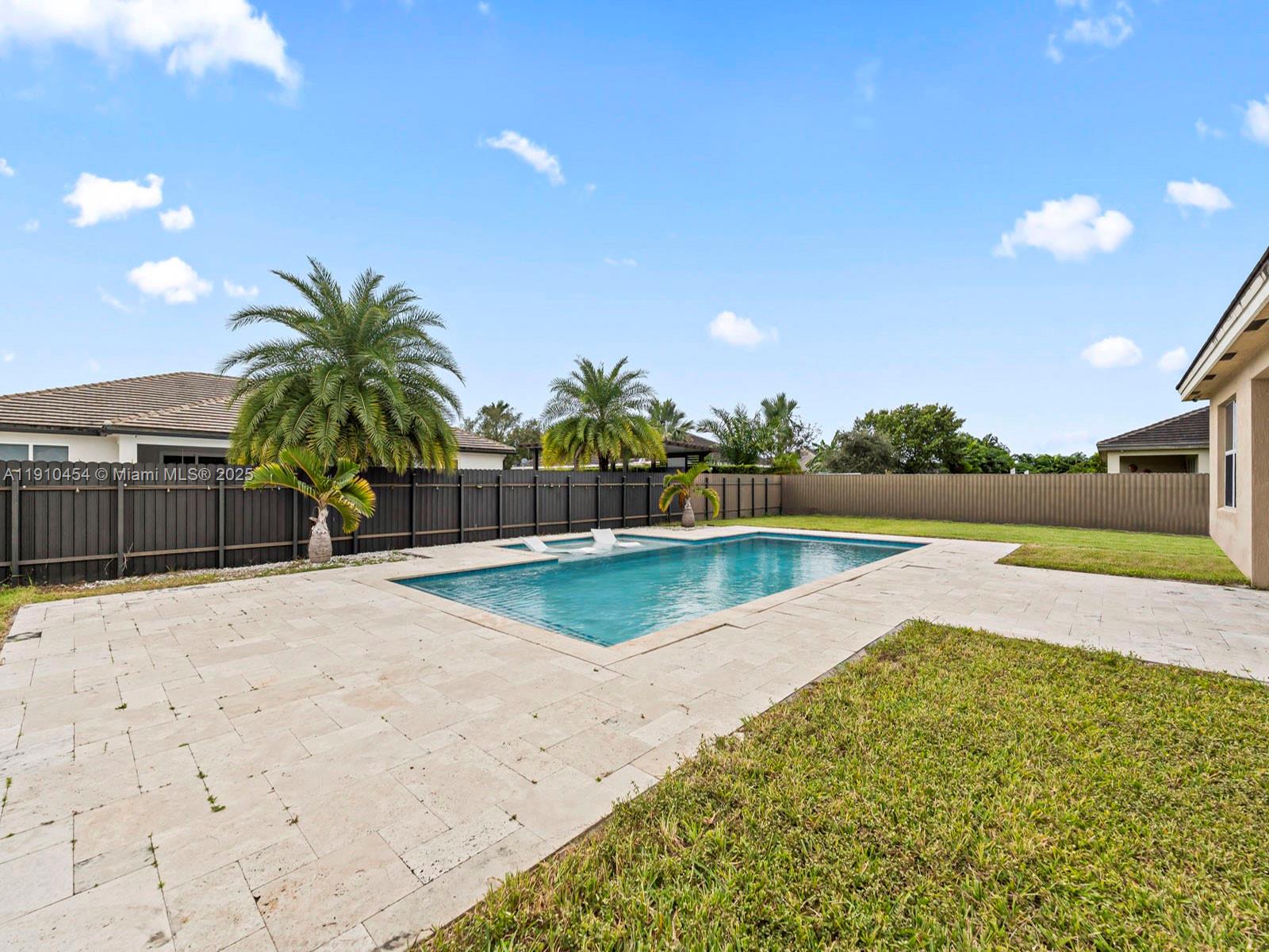 GARDEN HOMES - Residential