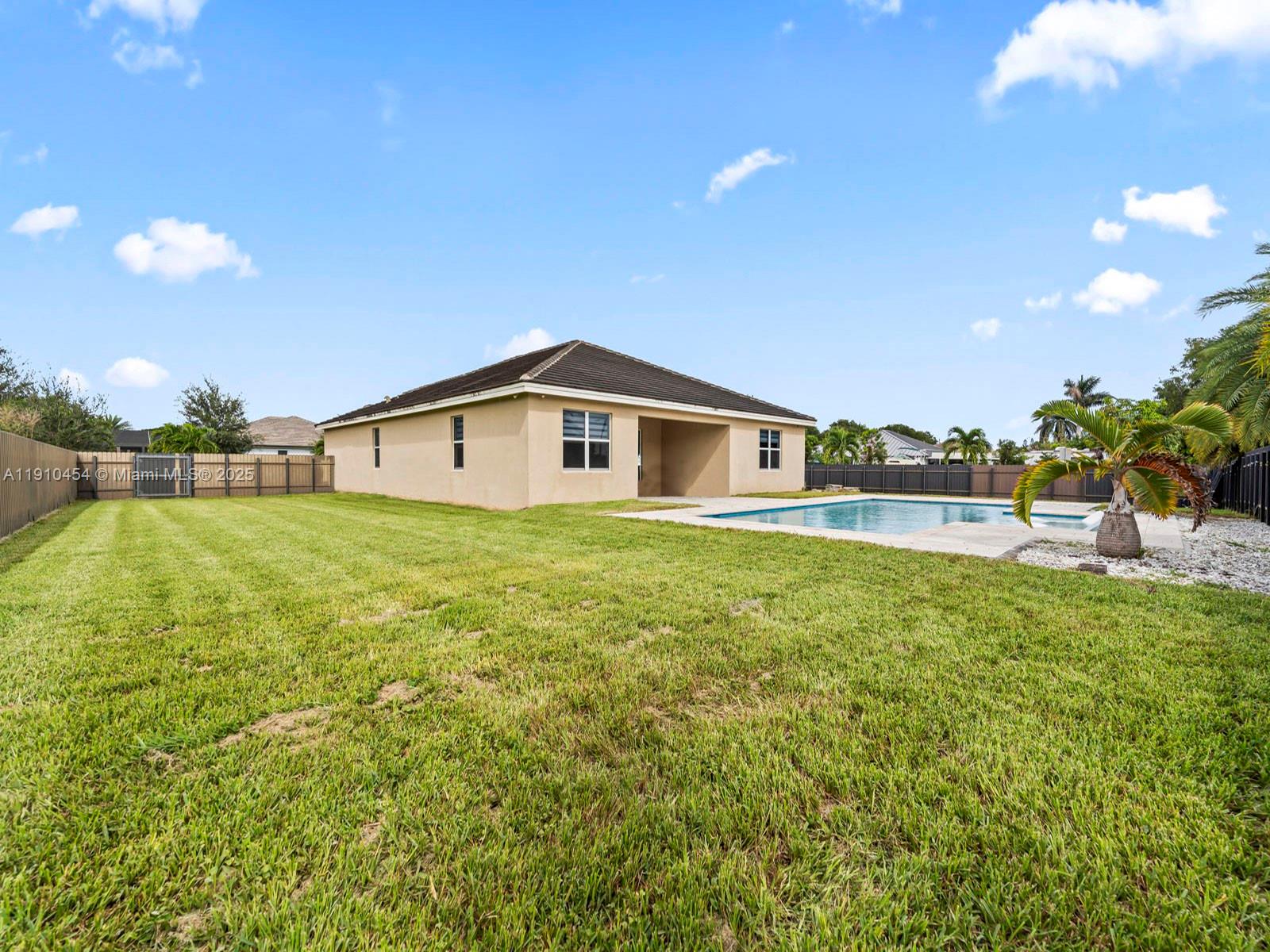 GARDEN HOMES - Residential