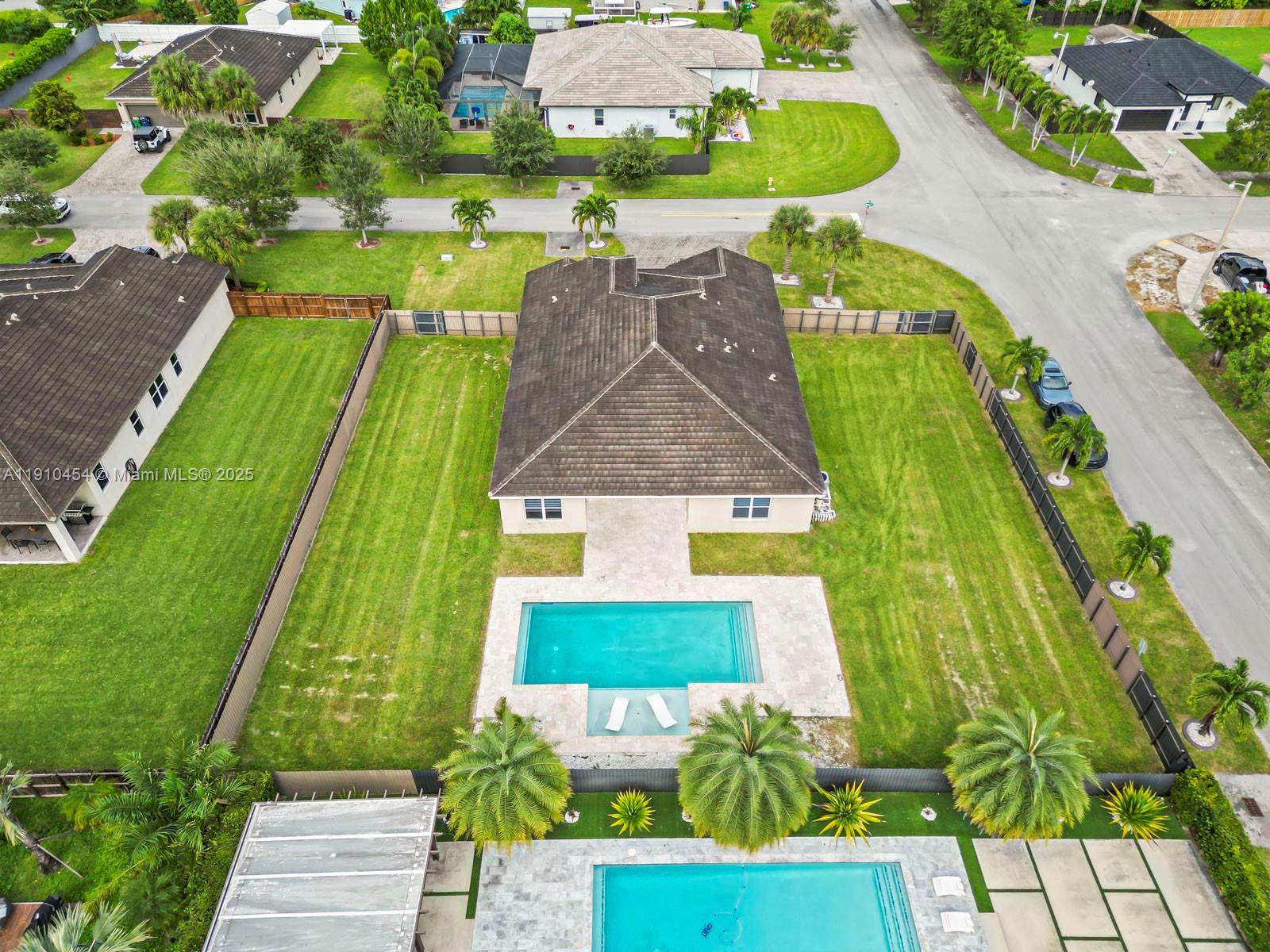 GARDEN HOMES - Residential