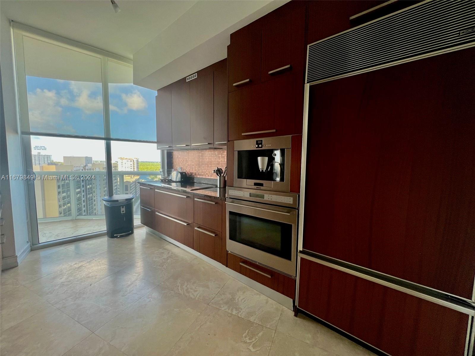 TDR TOWER I CONDO - Residential