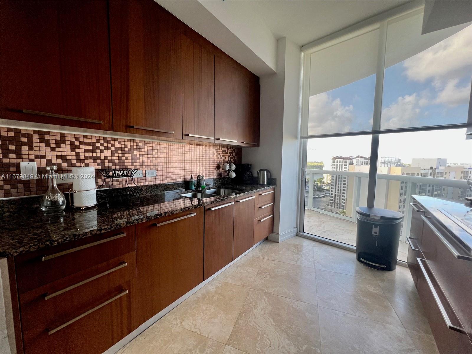 TDR TOWER I CONDO - Residential