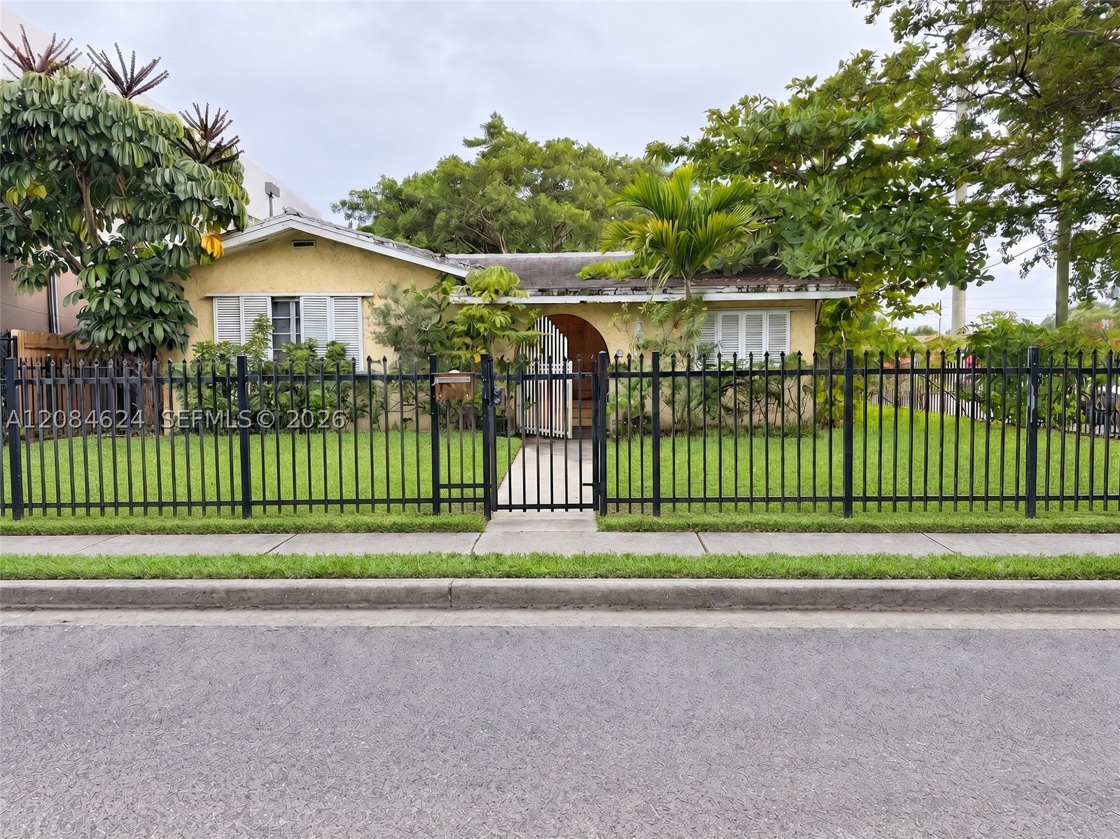 298 NW 48th St