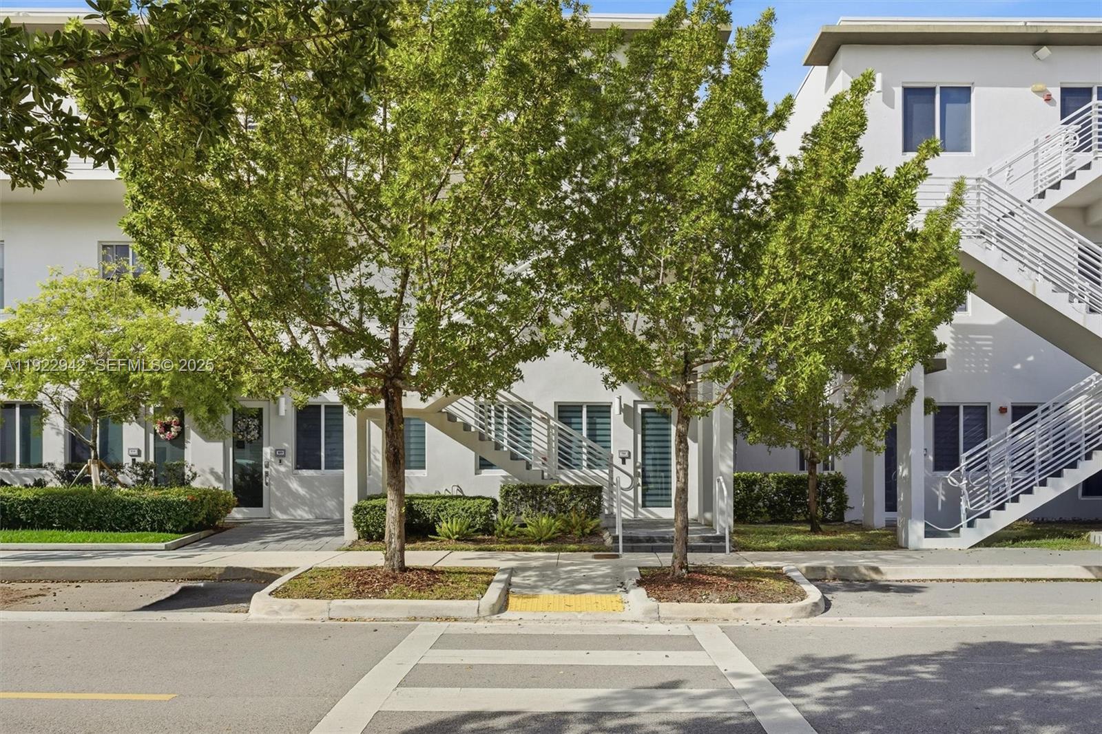 LANDMARK AT DORAL CONDO N - Residential