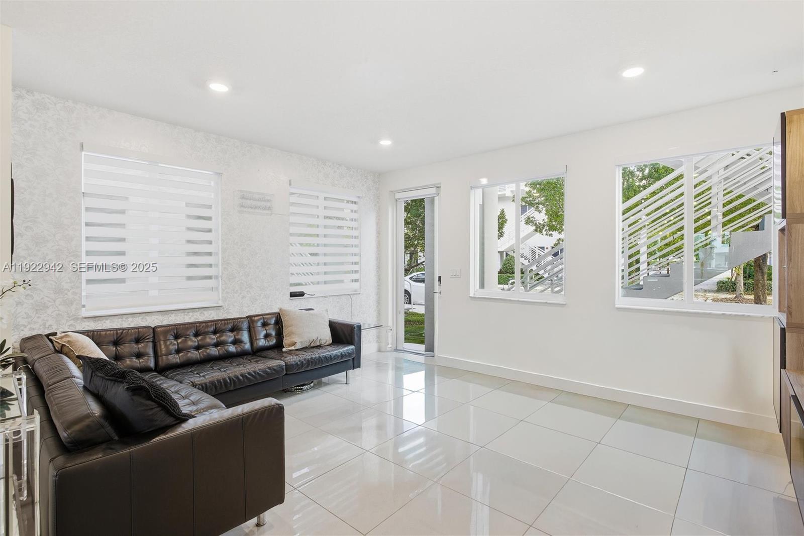 LANDMARK AT DORAL CONDO N - Residential