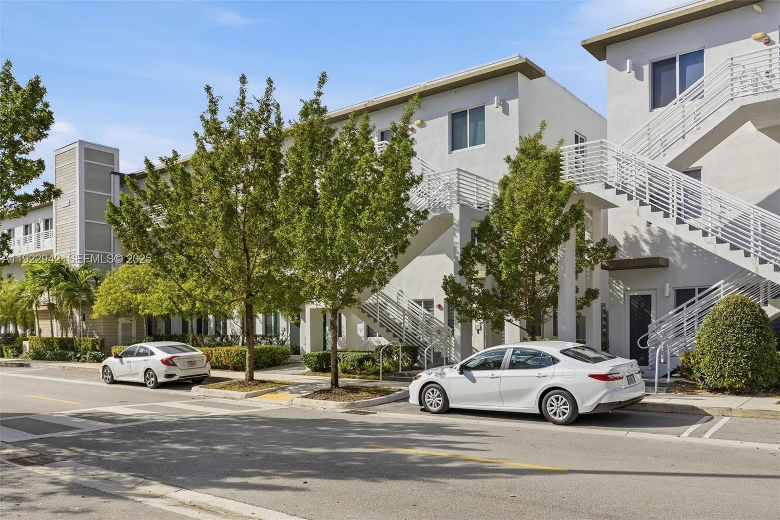 LANDMARK AT DORAL CONDO N - Residential