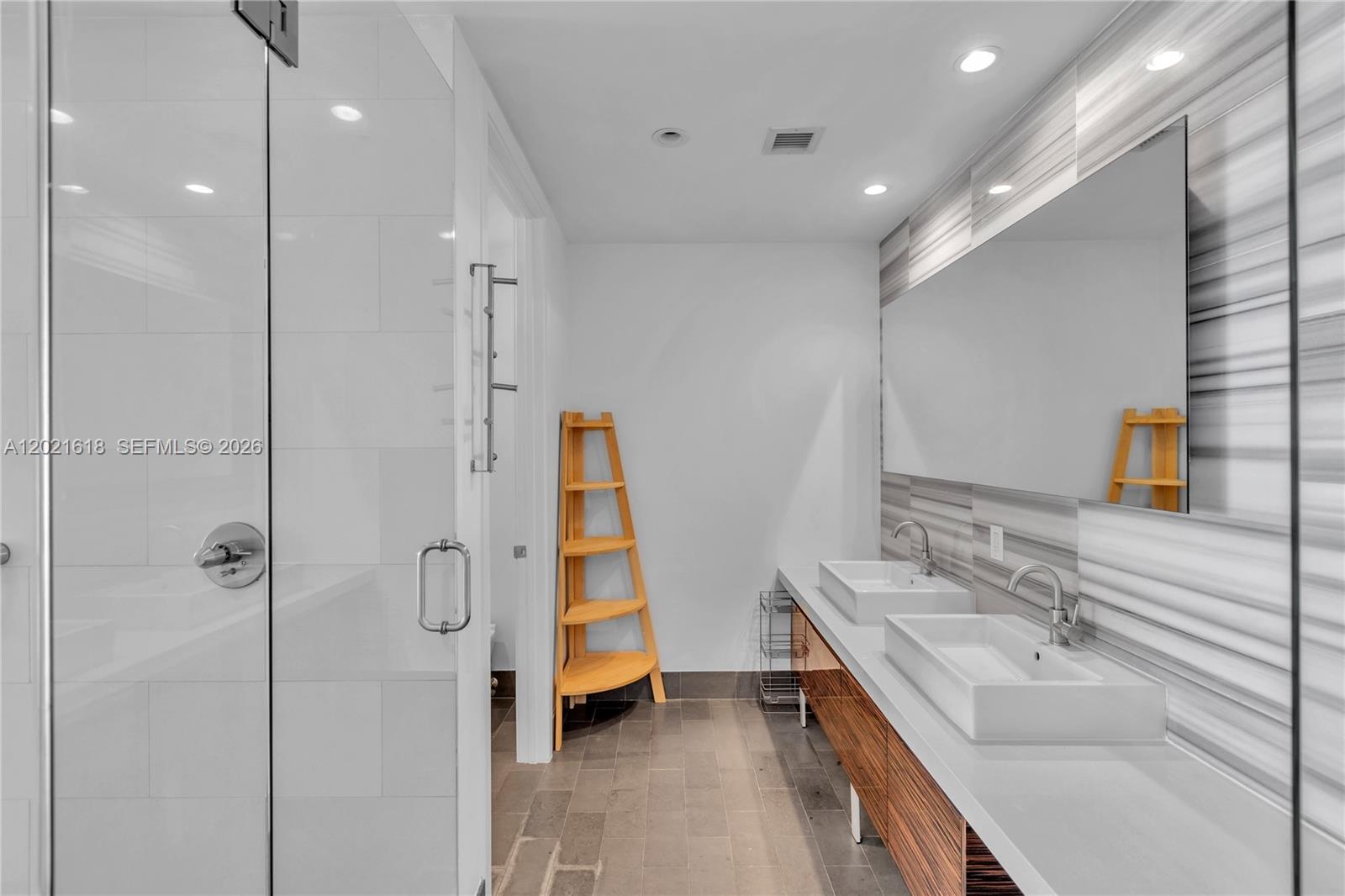 MARQUIS CONDO - Residential