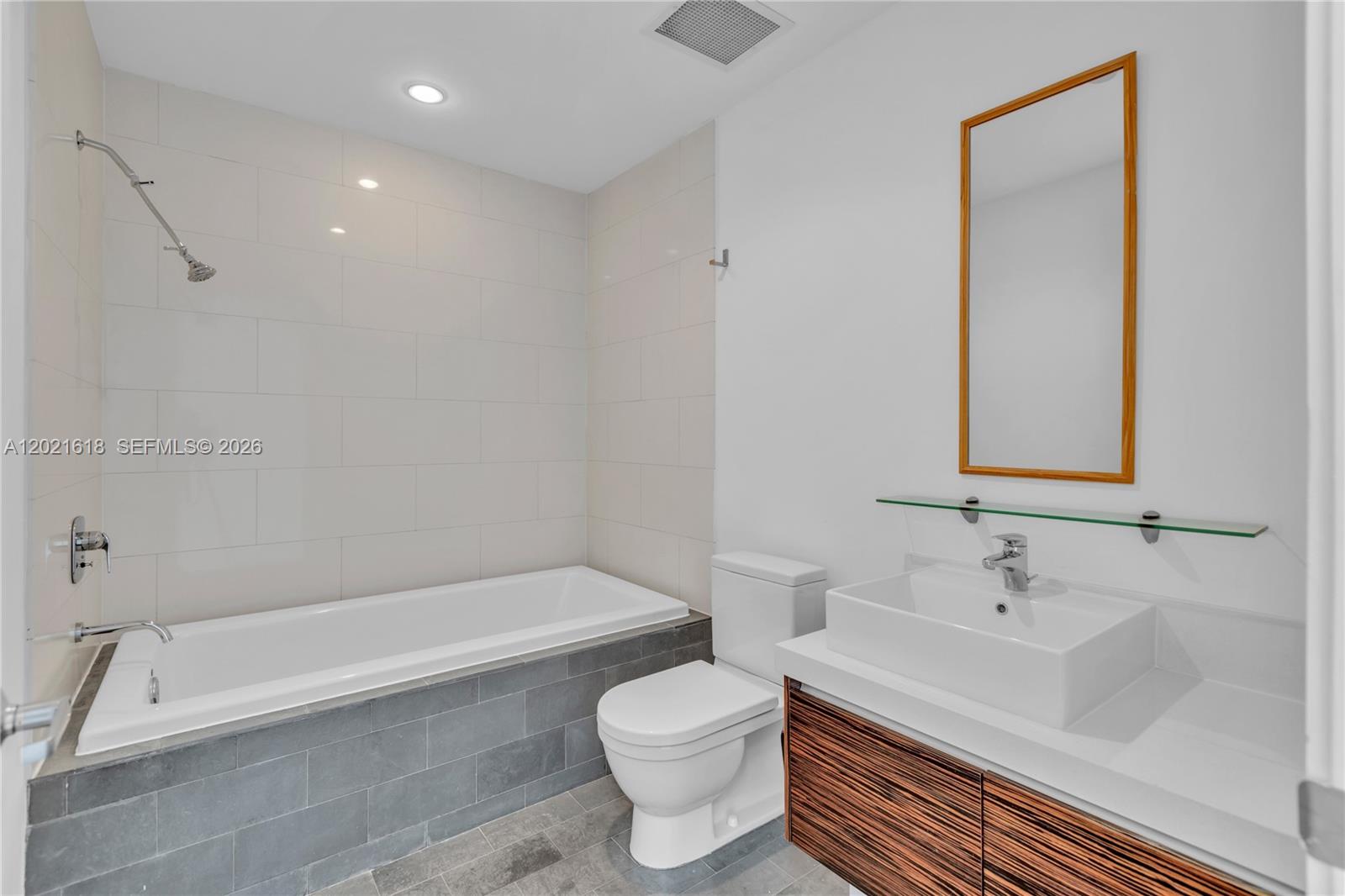 MARQUIS CONDO - Residential