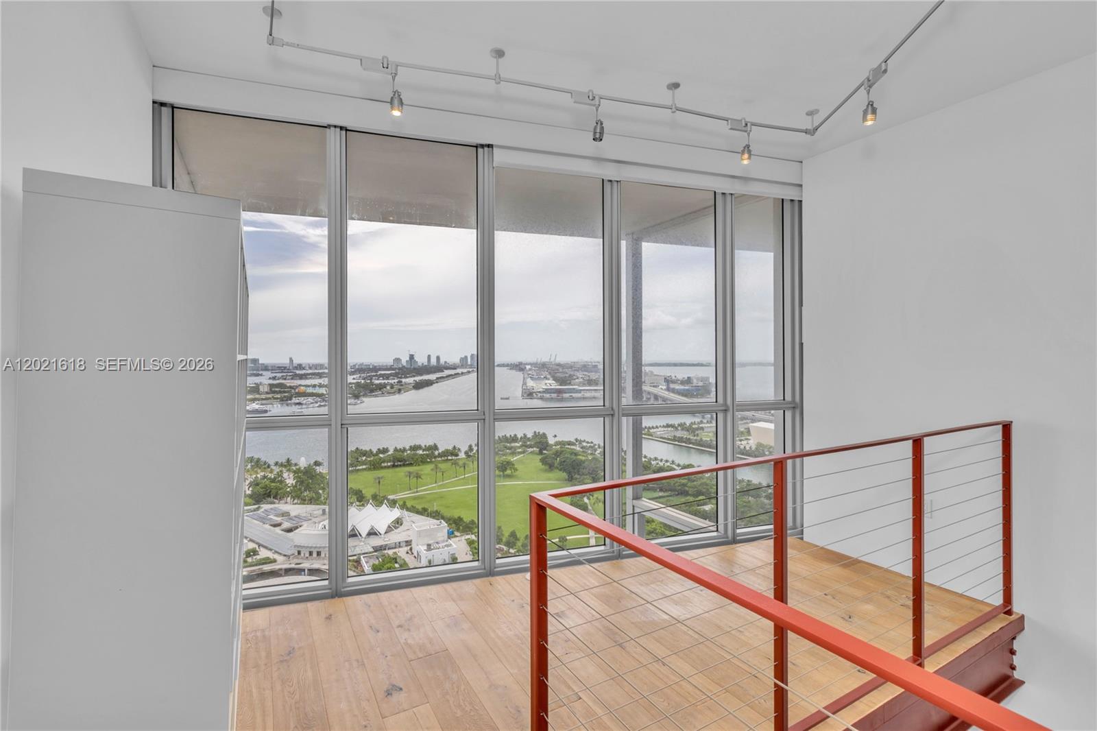 MARQUIS CONDO - Residential