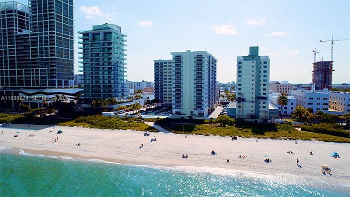 THE COLLINS CONDO - Residential