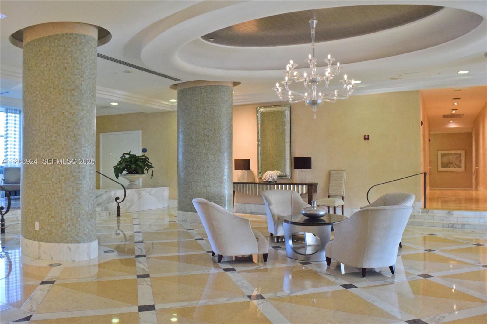 THE COLLINS CONDO - Residential