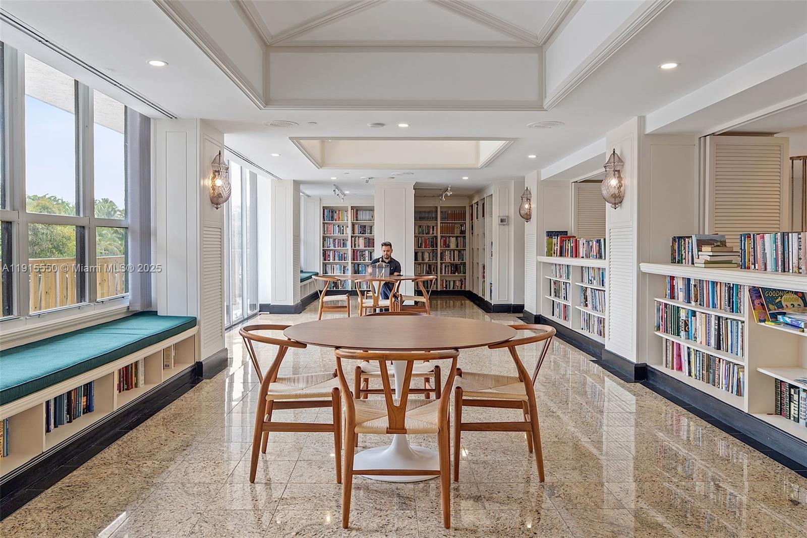 THE PALM BAY YACHT CLUB C - Residential Lease