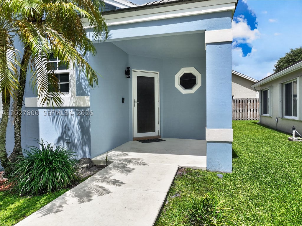 Photo of 9203 Arborwood Cir, Davie, FL 33328 (MLS # A12027600)