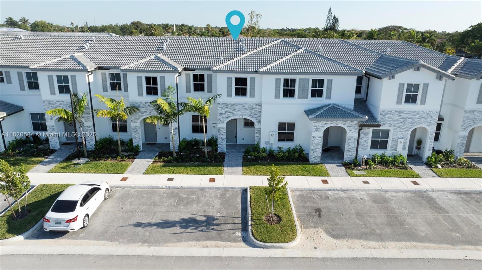 PARADISE PINES - Residential