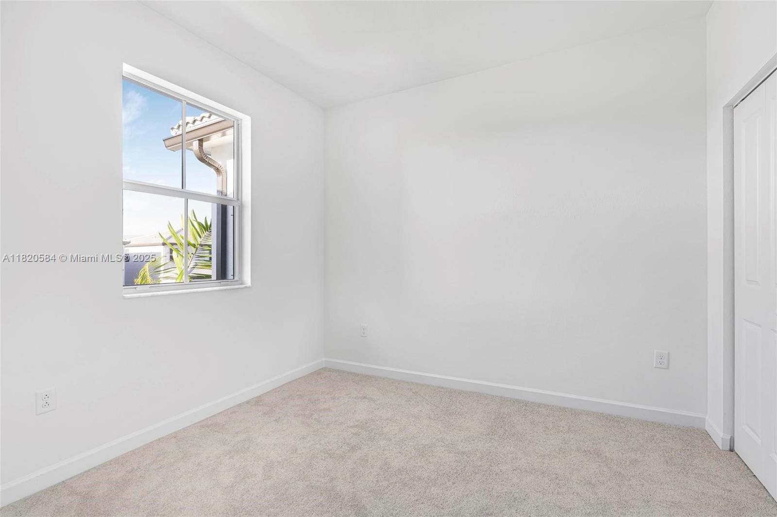 PARADISE PINES - Residential