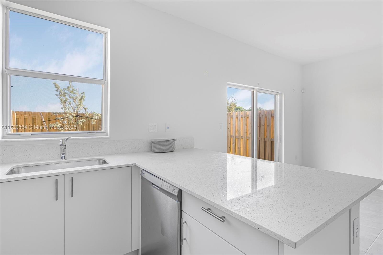 PARADISE PINES - Residential