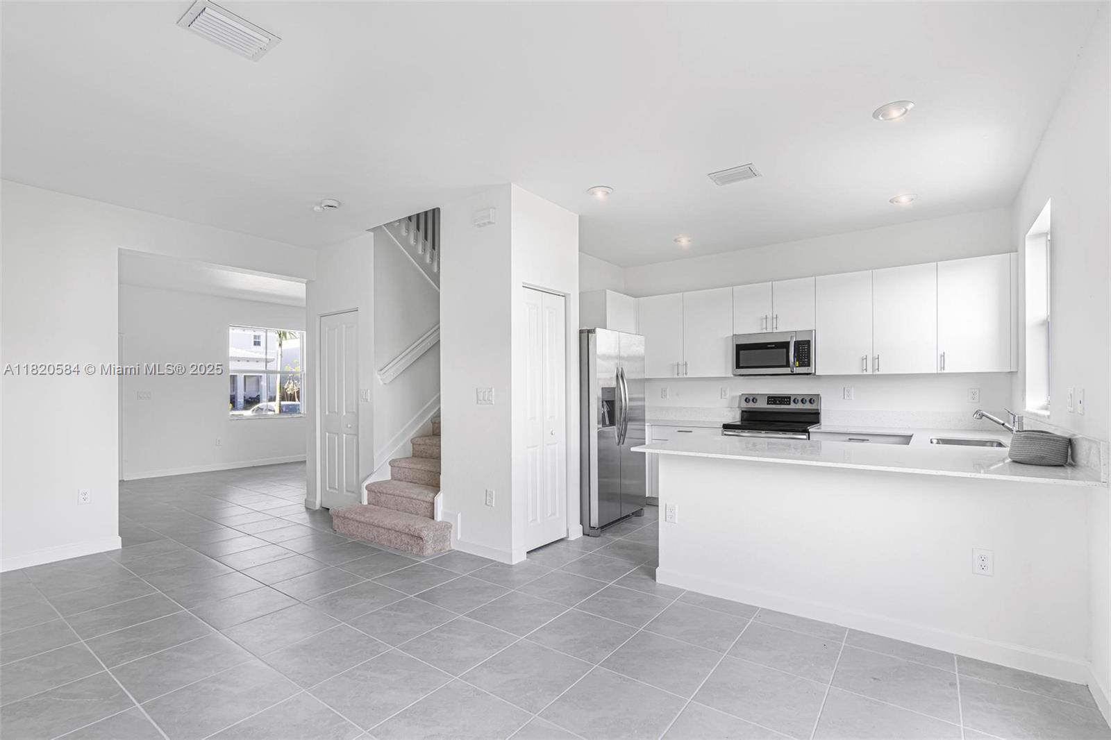 PARADISE PINES - Residential